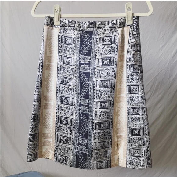 Black and Gold Pattern Pencil Skirt - Picture 6 of 8